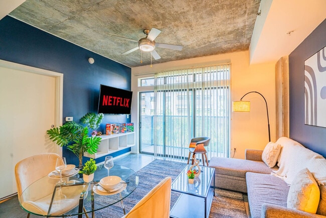 Building Photo - 913 N 3rd St Unit ID1284702P