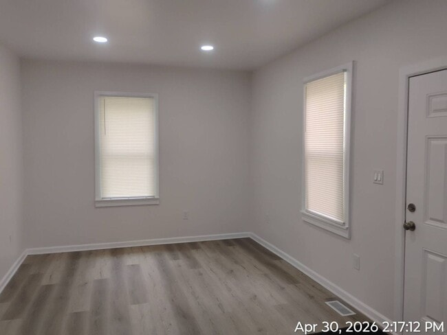 Photo - 6015 Hosmer Ave Unidad 2