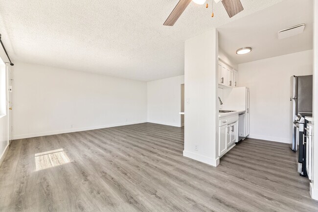 Photo - 10535 Lindley Avenue Apartments