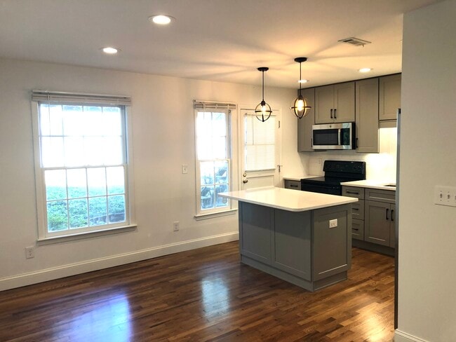 Photo - 139 E Hill St Unidad 39