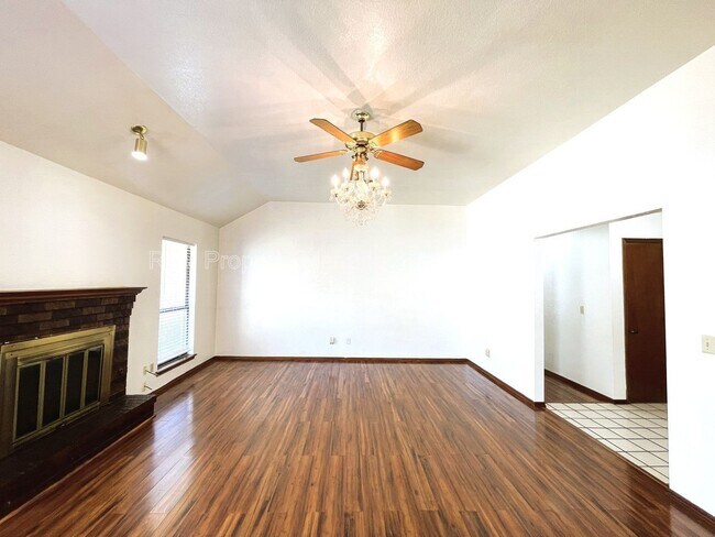 Photo - 5804 Republic Dr