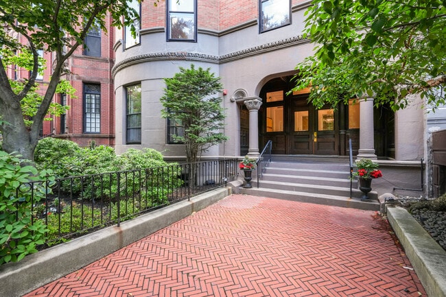 Professionally managed building - 290 Commonwealth Ave Unit #B