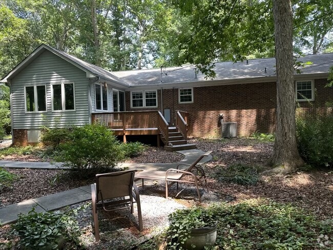 Building Photo - 4905 Heritage Dr Rental