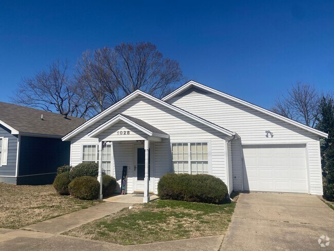 Building Photo - Nice 3bedroom home near Craighead Forest!