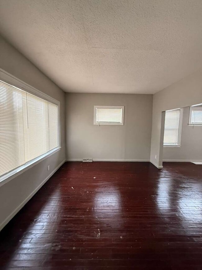 Photo - 13331 Strathmoor St