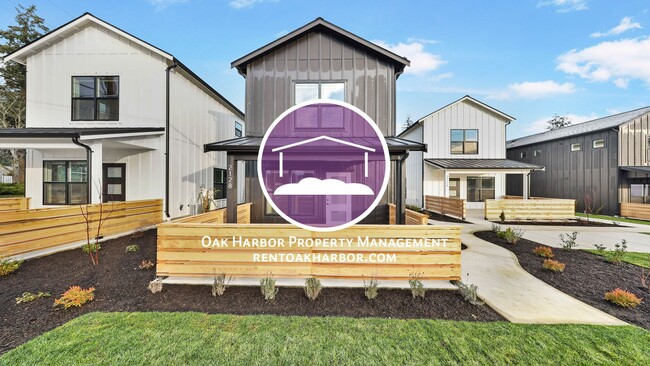 Building Photo - 3 Bed 2 Bath - A/C Mini-split - Fabulous F... Rental