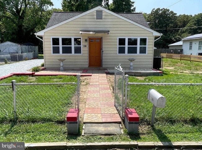 Building Photo - 2811 Lime St