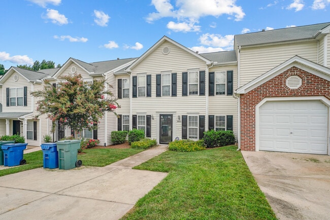 Photo - 2005 Rathie Dr