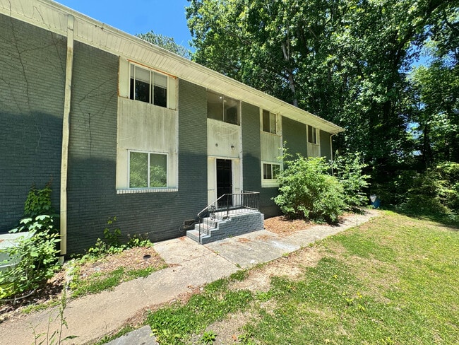 Photo - Room in Apartment on Allen Dr
