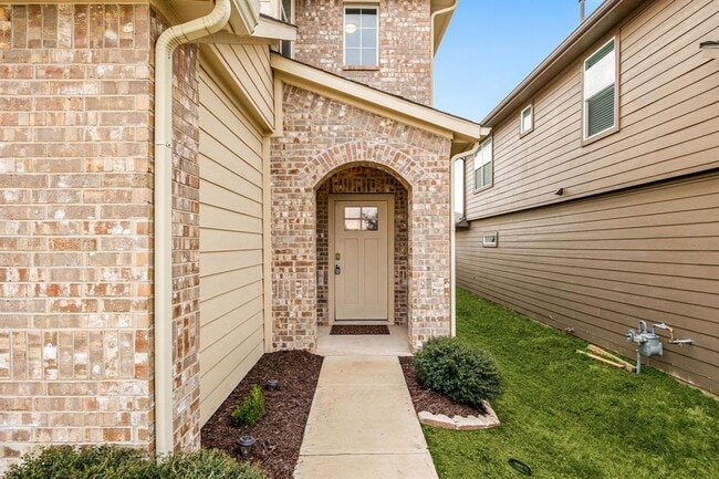 Photo - 13925 Heywood Dr