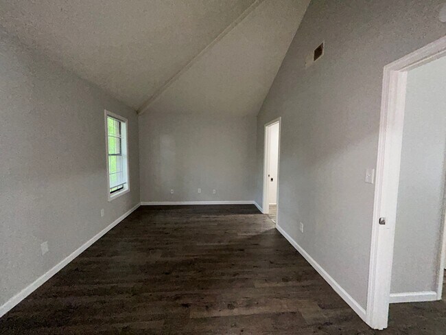 Photo - 21 Brianfield Cv Unit D