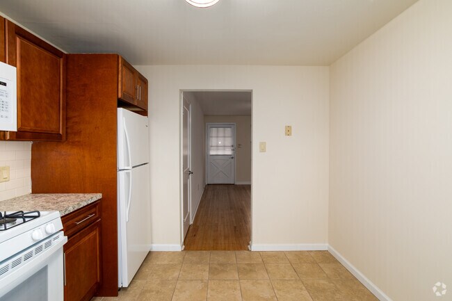 1BR, 1BA - 616SF - Kitchen