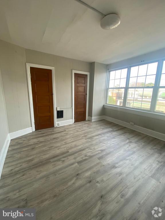 Building Photo - 1216 W 9th St Rental