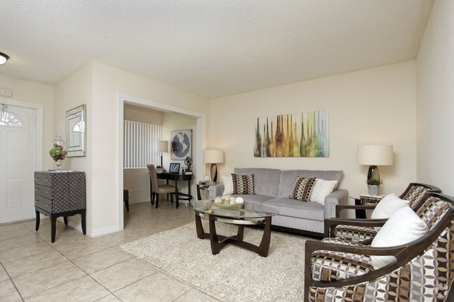 Photo - La Estancia Apartments