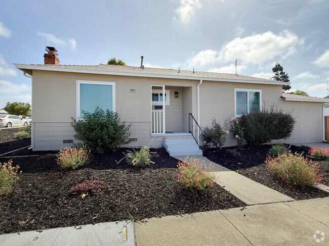 Building Photo - 22108 Moyers St Rental