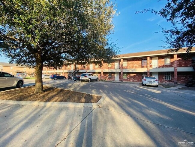 Building Photo - 402 Gastel Cir Unit 15 Rental