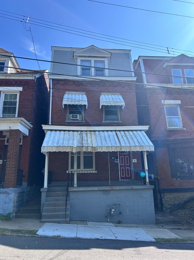 Building Photo - 5 Bedroom 1.5 Bath Home| Brighton Heights ...