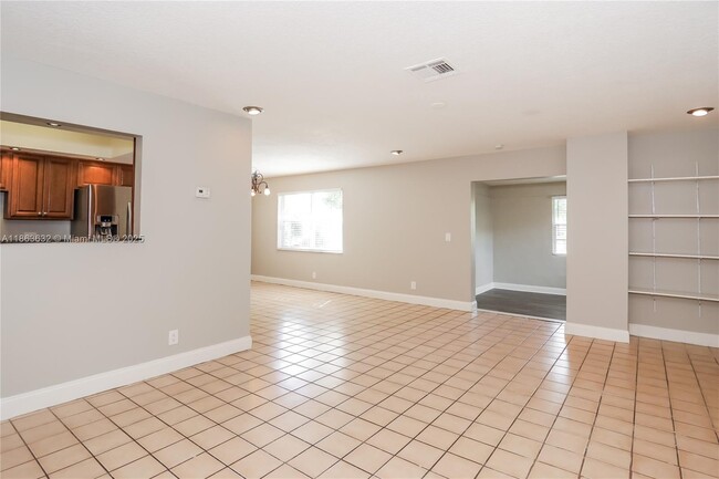 Photo - 3406 Ave Villandry