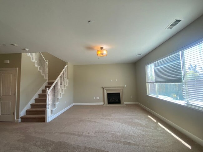 Photo - Dublin Ranch Two Story, 4 Bed & Loft, 3 Bath, great views and close to Top Rated Schools includin...