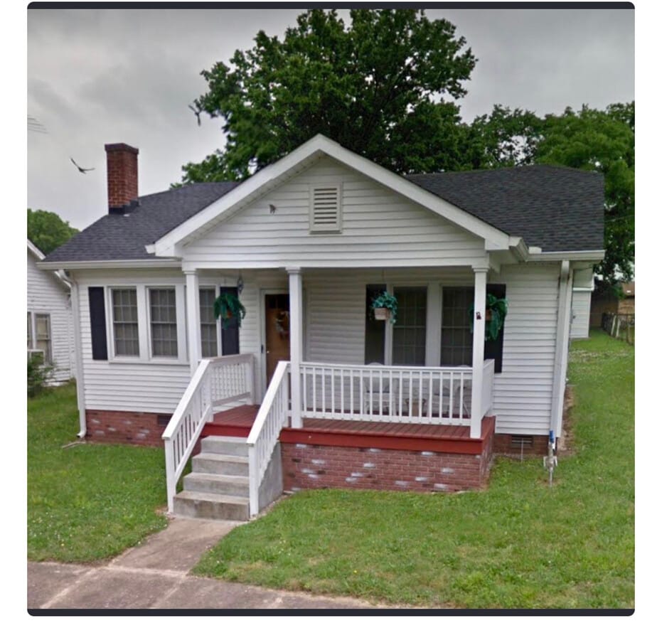 Photo - 517 Maple St House