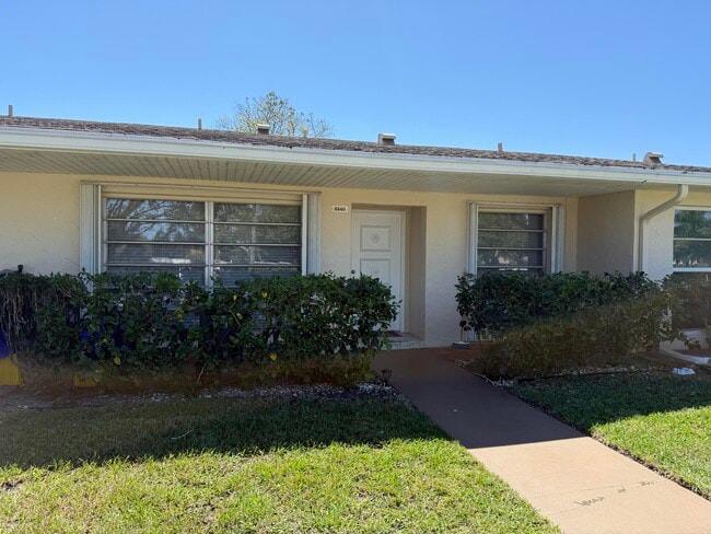 Building Photo - 8540 Chevy Chase Dr Unit 8540