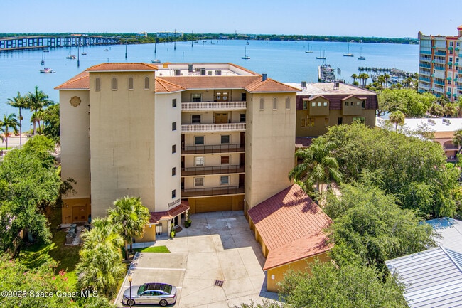 Building Photo - 29 Riverside Dr Unit 402
