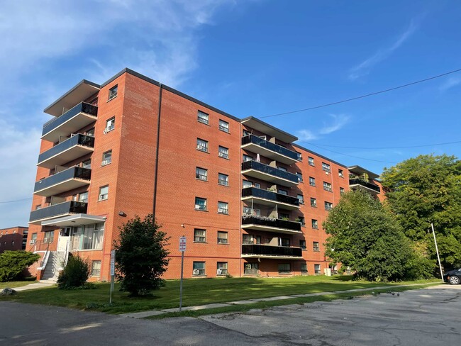 Building Photo - 2339 PARK TOWERS APARTMENTS