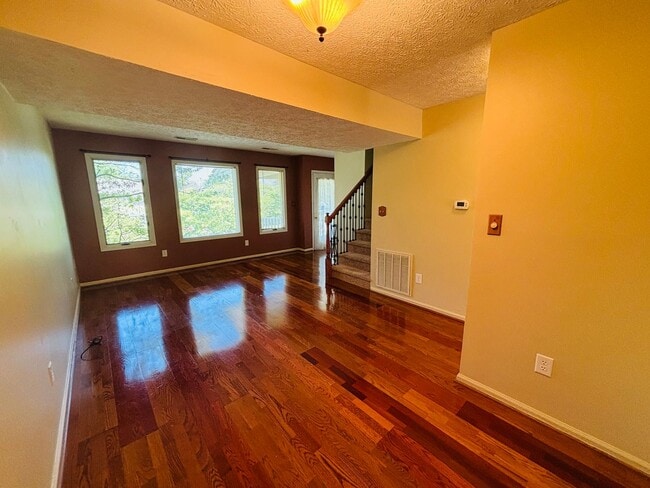 Photo - Nicely appointed 3 bedroom, 2 Bath Townhome