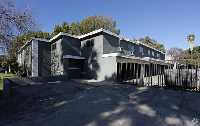 Photo - Arrowview Apartments