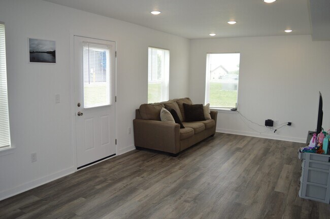 Photo - 311 Alberts Dr
