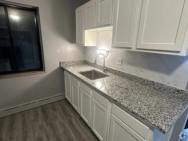 Building Photo - Schoenherr Unit 2N Rental