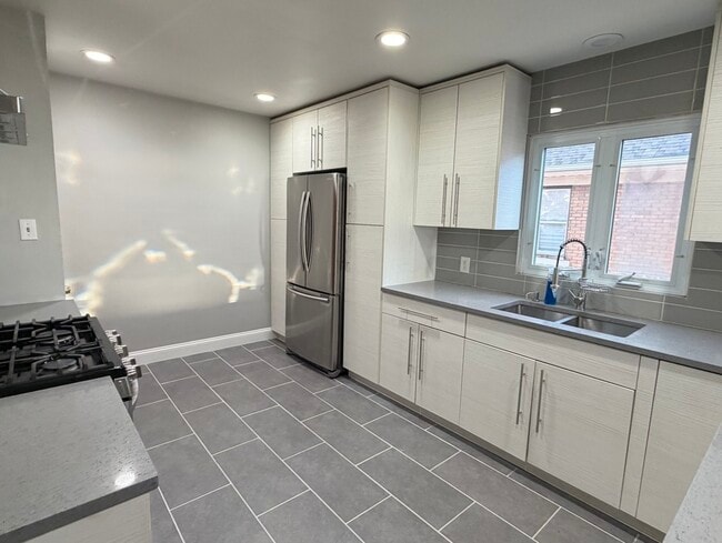 Photo - 1014 Clement St