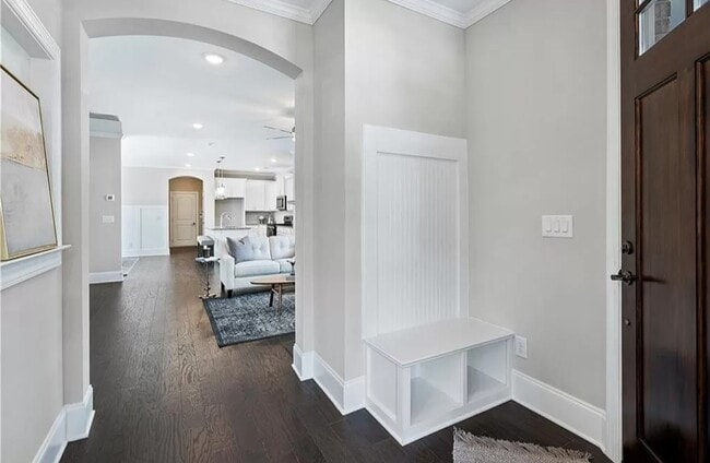 Photo - 973 Rittenhouse Way SE