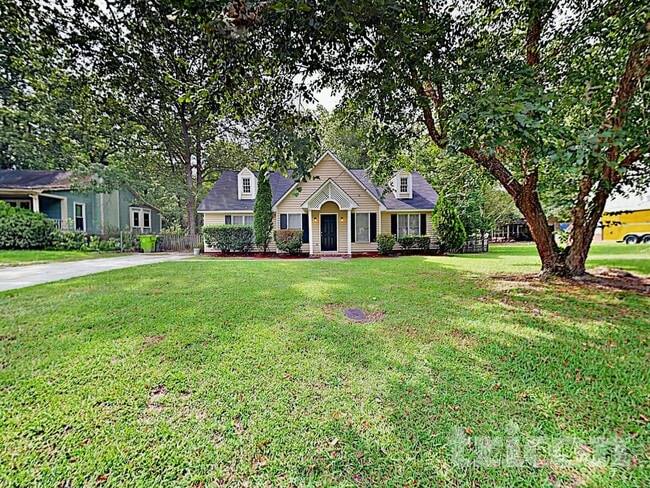 Building Photo - 204 Winslow Way