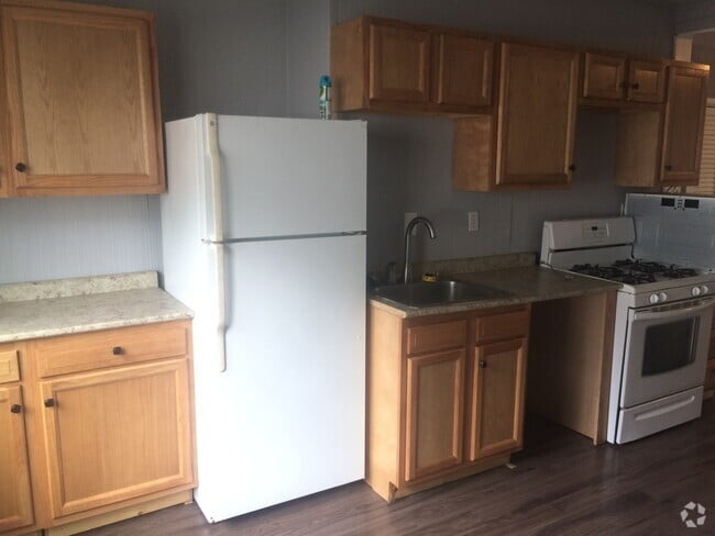 Building Photo - Troy Hill - 2 BR Single Family House Troy ...
