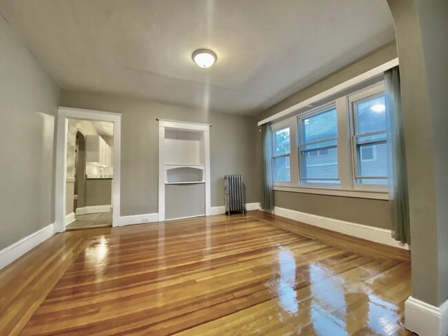 Photo - 12-14 Ledyard St Unit 2