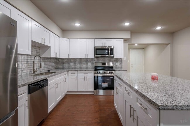 Photo - 11933 Beechnut St Unidad True