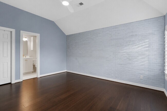 Photo - 2822 Taylorcrest
