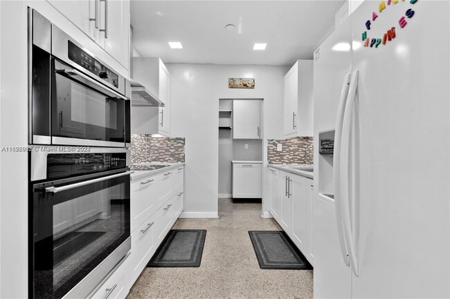 Photo - 211 NE 174th St