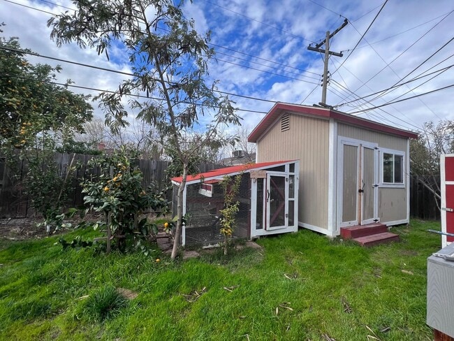 Photo - 7425 Carella Dr