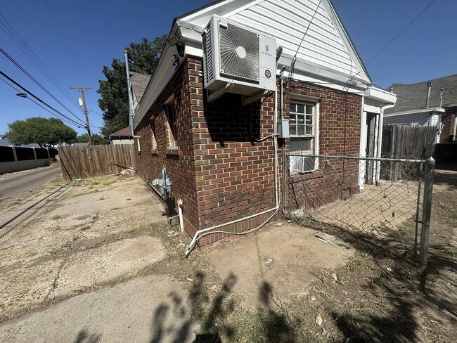 Building Photo - 2042 S Washington St Unit B Rental
