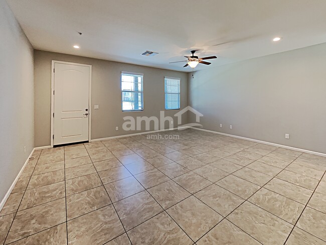 Photo - 2544 N Heritage St