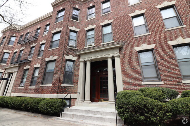Building Photo - 1961 Commonwealth Ave Unit B2 Rental
