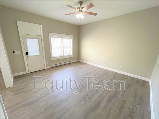 Photo - 4723 Peabody Ave Unit 01