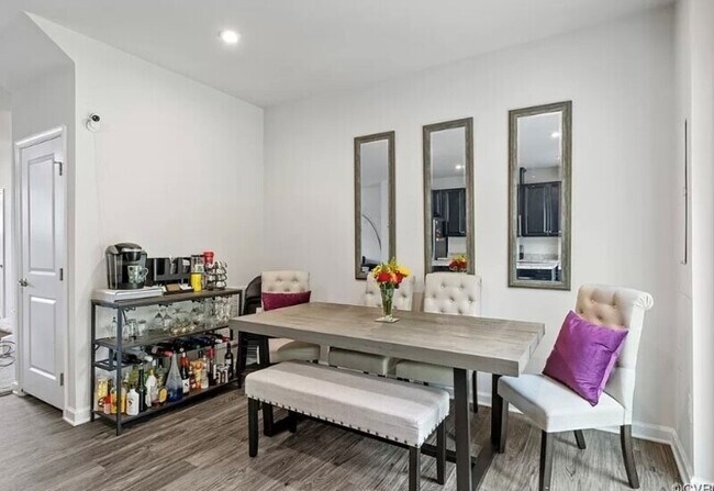 Photo - 4042 Grove Point Dr