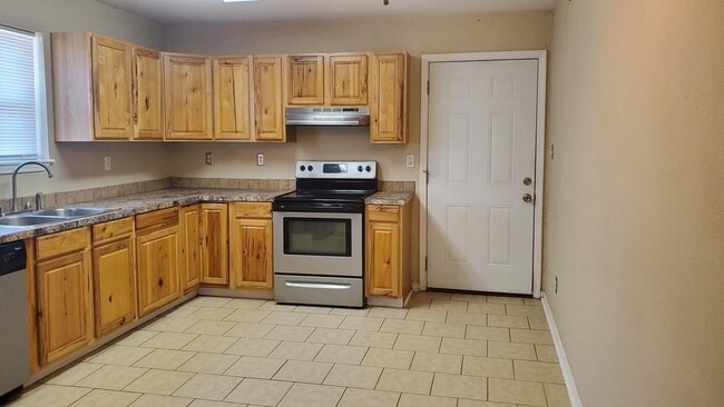 Photo - 2608 E Maple Ave