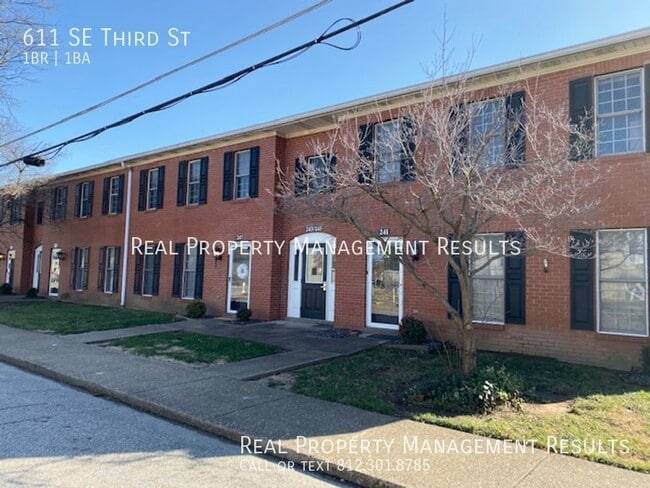 Building Photo - 611 SE Third St-