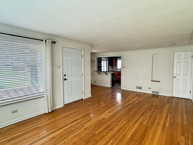Photo - 646 S Canosa Ct