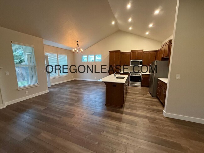 Photo - 4 bedroom 2 bath 1650 sqft Springfield home