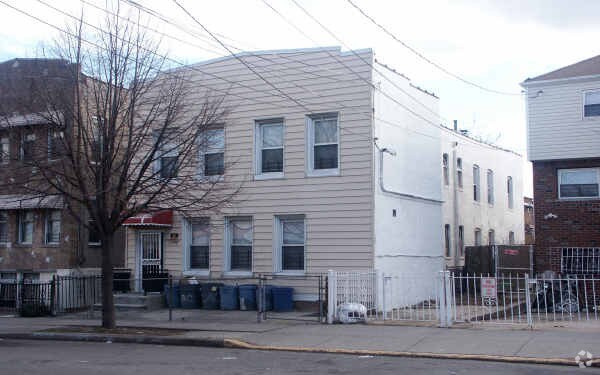 Photo - 1888 Lacombe Ave Apartments